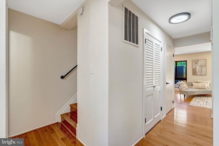 Property Photo:  1801 Powder Horn Terrace  VA 22191 