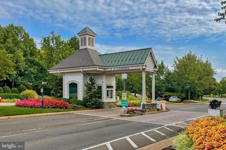 Property Photo: 13452 Fieldstone VA 20155