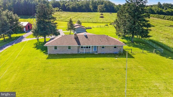 Property Photo:  307 Mountain Road  PA 17339 