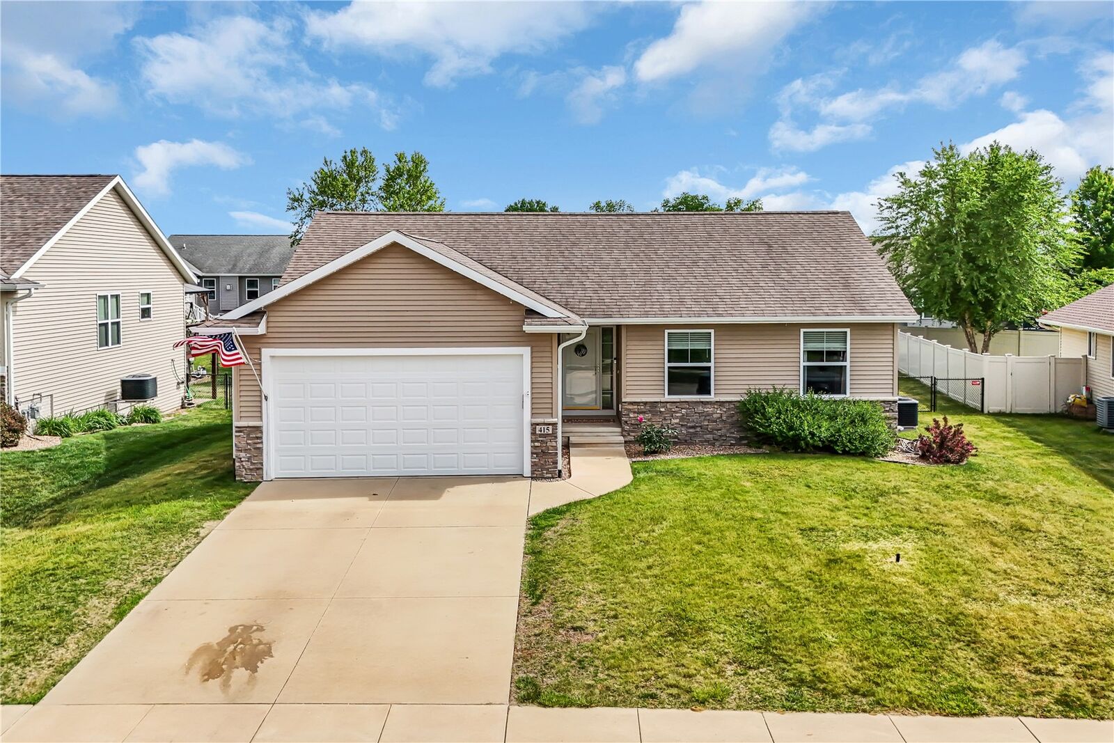 Property Photo:  415 Saddleback Road  IA 52302 