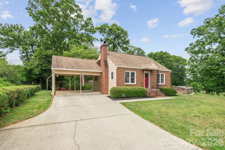 Property Photo: 314 Old Leicester Highway NC 28806