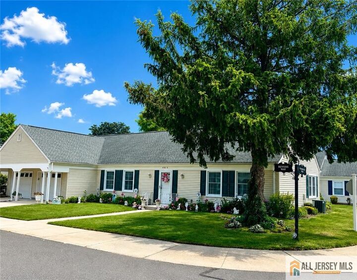Property Photo:  496 Revere Way 496A  NJ 08831 