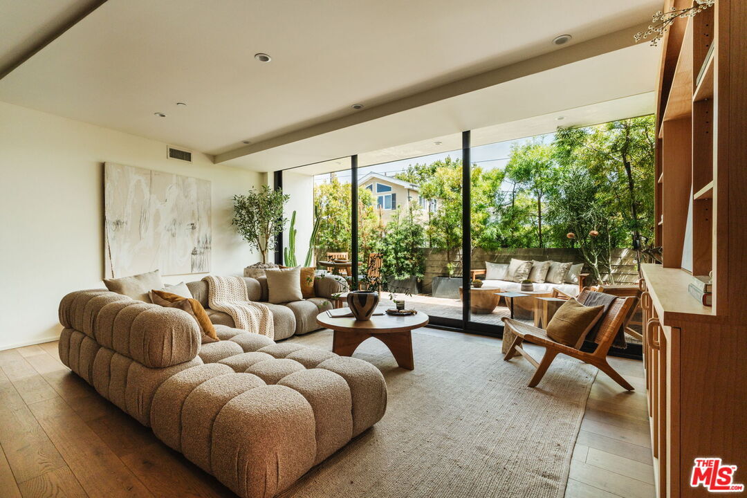Property Photo: 3214 Highland Ave CA 90405