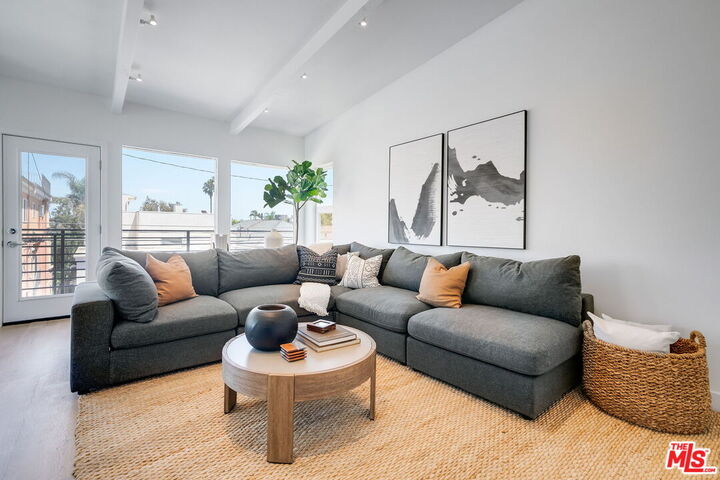Property Photo: 2602 Pacific Ave CA 90291
