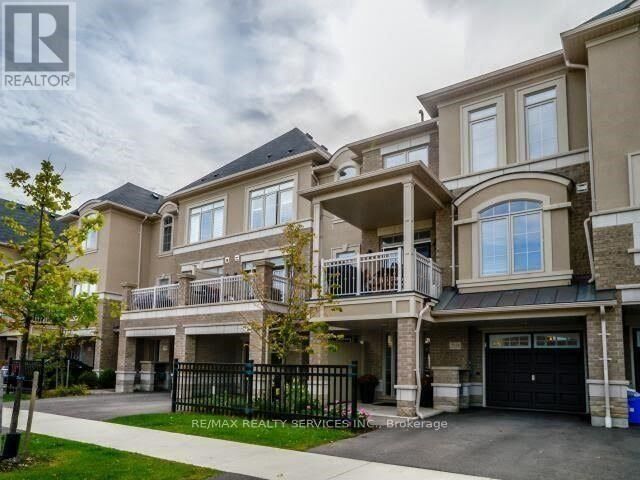 Property Photo: 2558 Grand Oak Trail ON L6M 0S4
