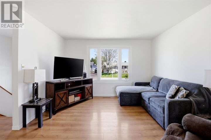 Property Photo:  138 Chicora Cres  ON P6A 5T2 