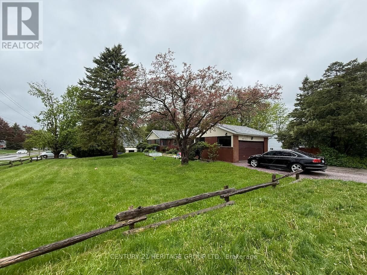 Property Photo: 927 Srigley Street Bsmt ON L3Y 1Y2