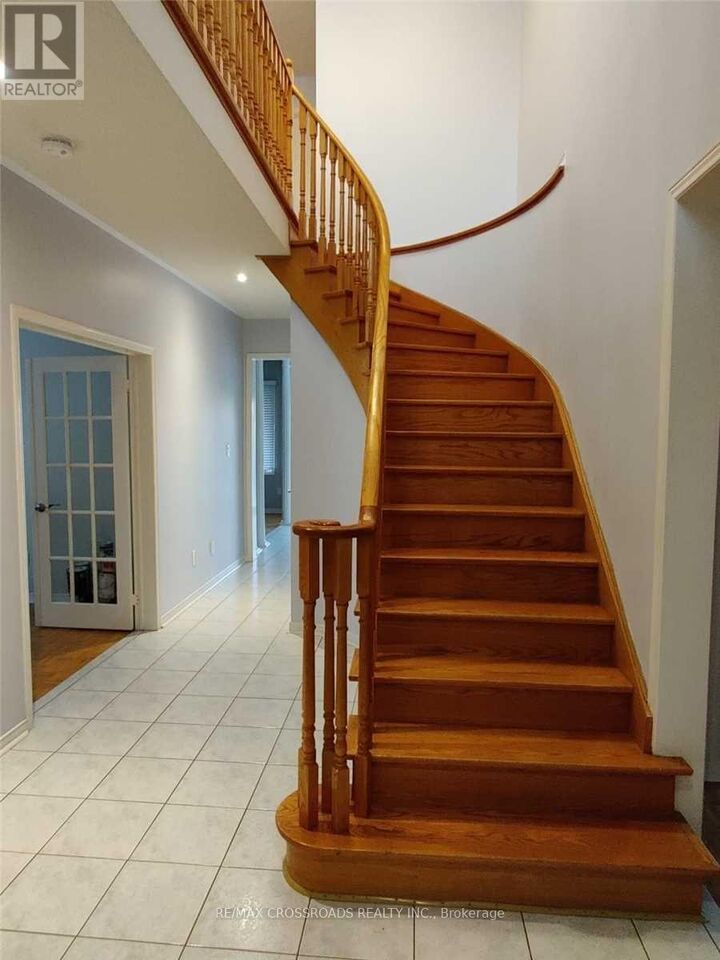 Property Photo: 673 Bristol Road West ON L5R 3S3