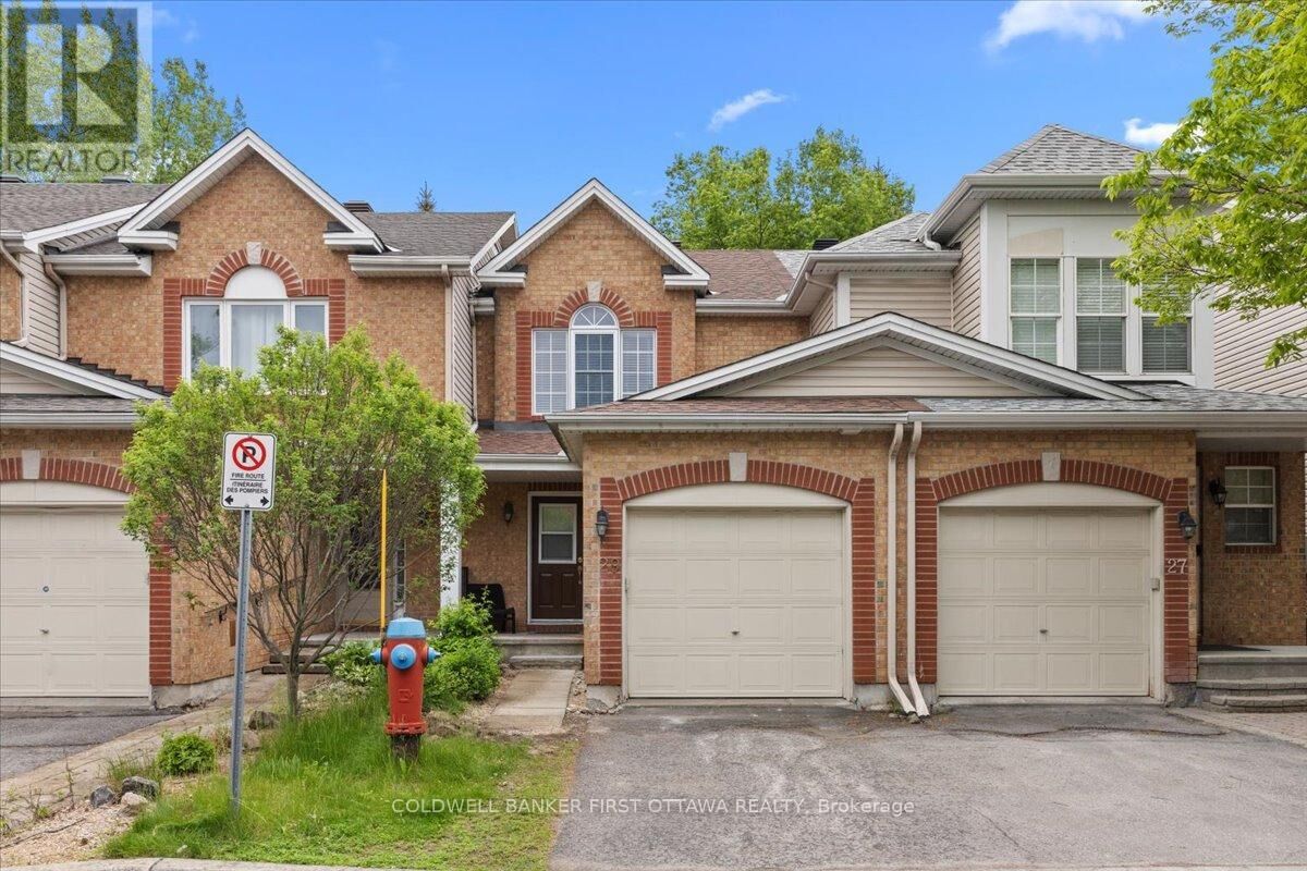 Property Photo: 29 Heartleaf Private ON K1T 3Z9