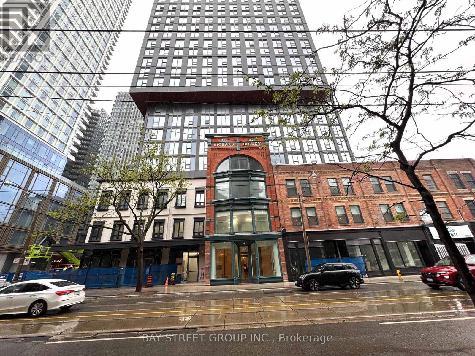 Property Photo:  100 Queen Street East 2117  ON M5C 0B5 