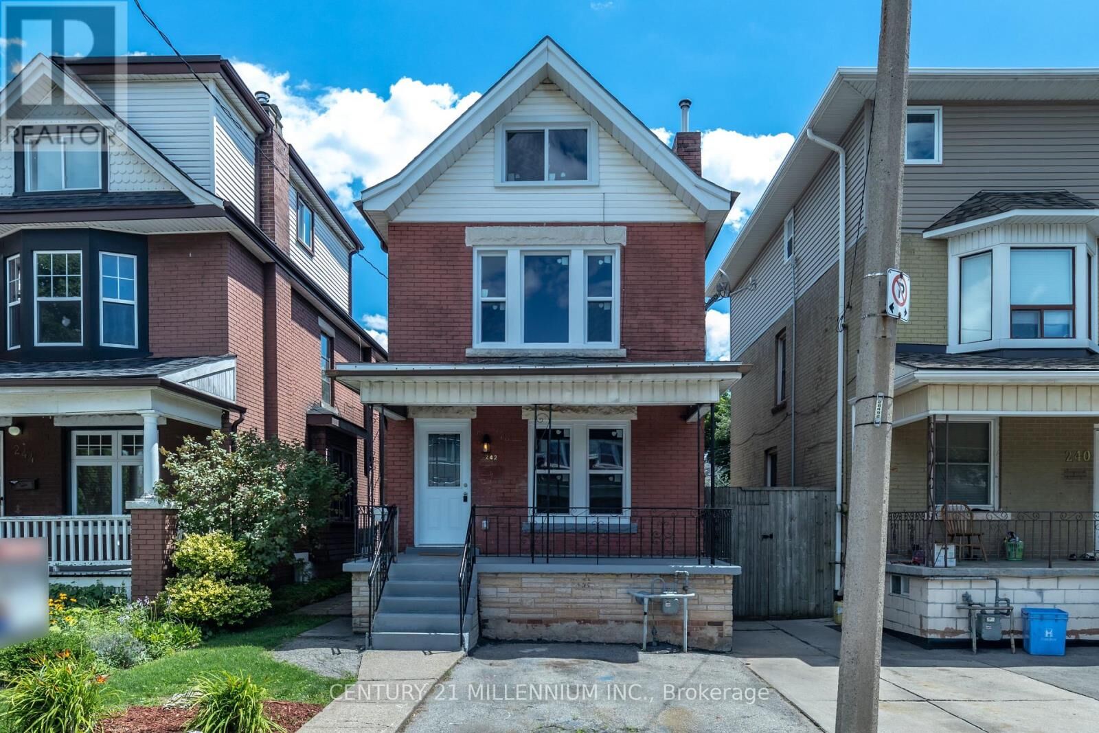 Property Photo:  242 Balmoral Avenue North  ON L8L 7S2 
