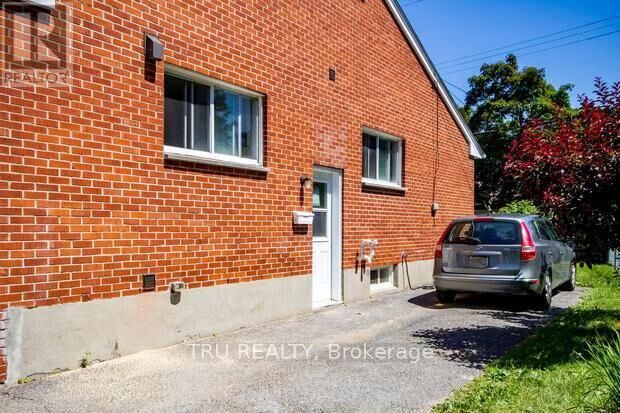 Property Photo: 2430 Iris Street B ON K2C 1C6