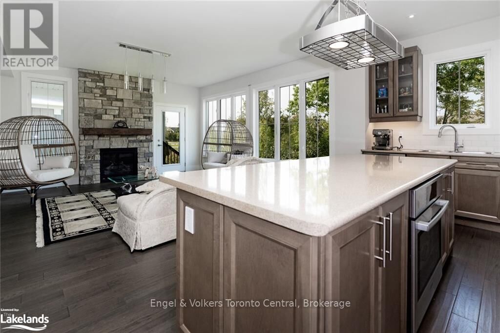 Property Photo:  364 Yellow Birch Crescent  ON L9Y 0Y5 