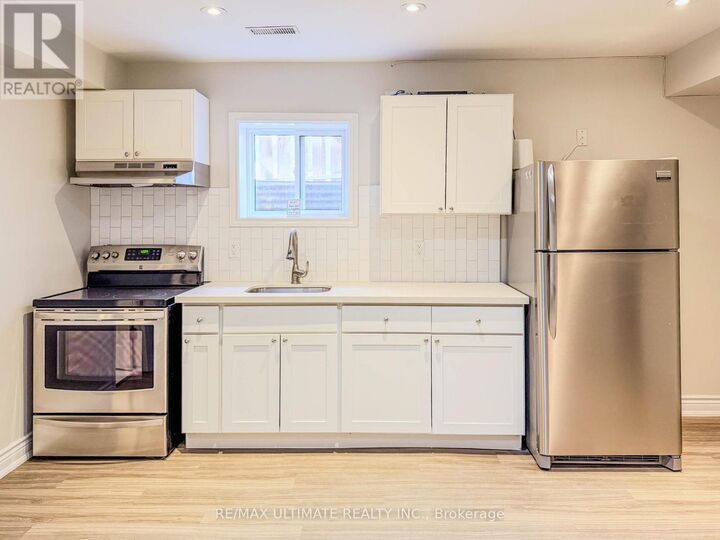 Property Photo:  111 Combe Avenue Lower  ON M3H 4J8 