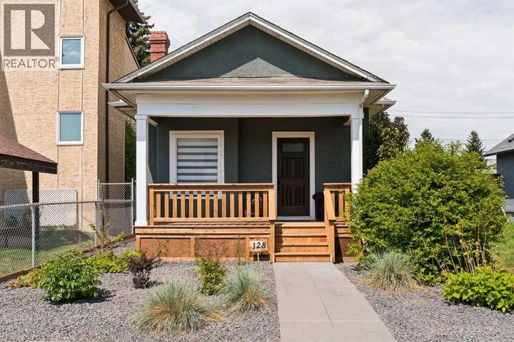 Property Photo:  128 18 Avenue Northeast  AB T2E 1M9 