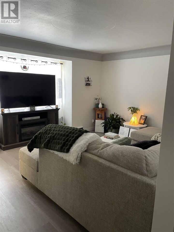 Property Photo: 35 Wallace Ter ON P6C 1K2