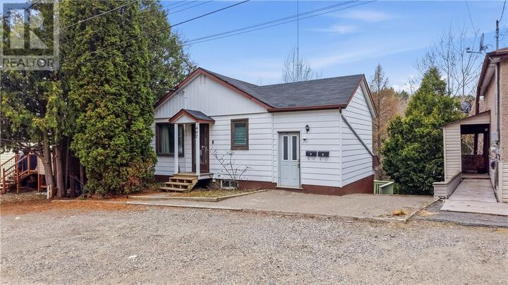 Property Photo:  407 Noble Street  ON P3C 3R9 
