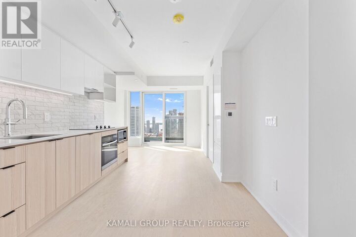 Property Photo: 252 Church Street 5112 ON M5B 0E6