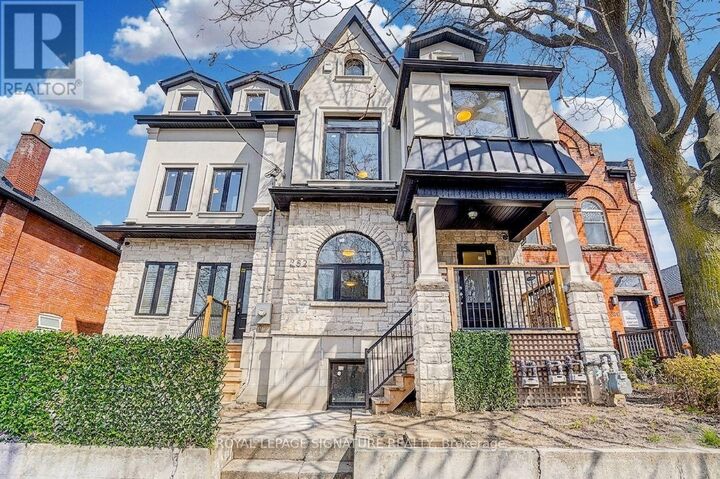 Property Photo:  252 Annette Street 1  ON M6P 1R1 