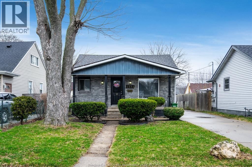 Property Photo:  2332 Parent Avenue  ON N8W 2E5 