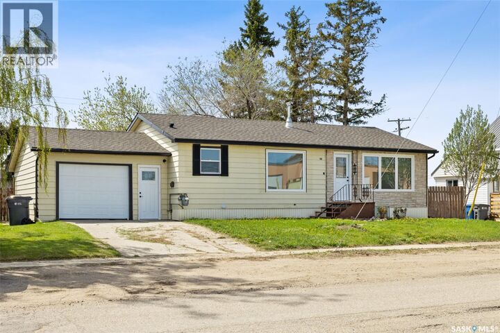 Property Photo: 108 1st Avenue W SK S0G 3M0