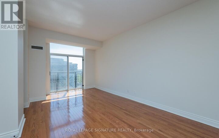 Property Photo: 1101 Leslie Street 1106 ON M3C 4G3