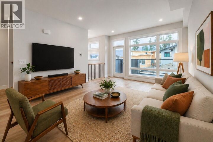 Property Photo: 3425 Hilltown Drive 5 BC V1V 2B5