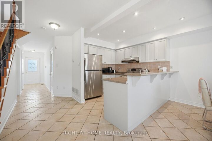 Property Photo:  8 Richelieu Court  ON L7E 2M3 