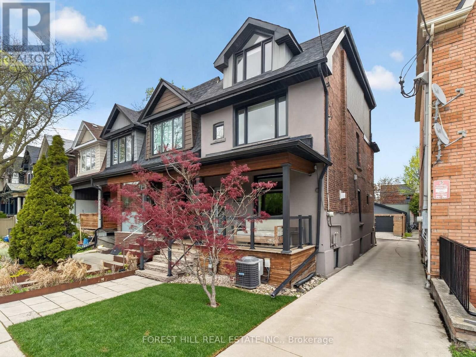 Property Photo:  1045 Dovercourt Road  ON M6H 2X7 