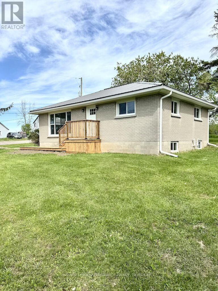 Property Photo: 886D Grills Road ON K8N 4Z5