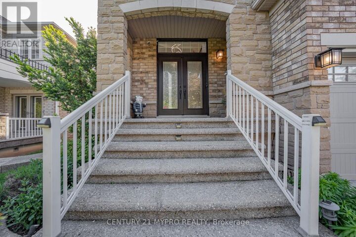 Property Photo: 1109 Kestell Boulevard ON L6H 7M5