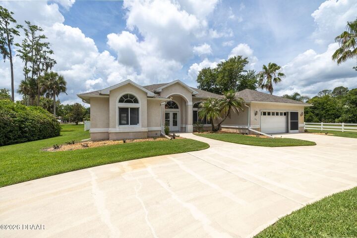 Property Photo:  100 Paradise Valley Court  FL 32114 
