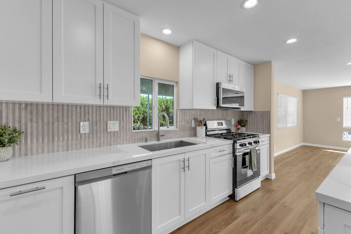 Property Photo:  39163 Warm Springs Drive  CA 92260 
