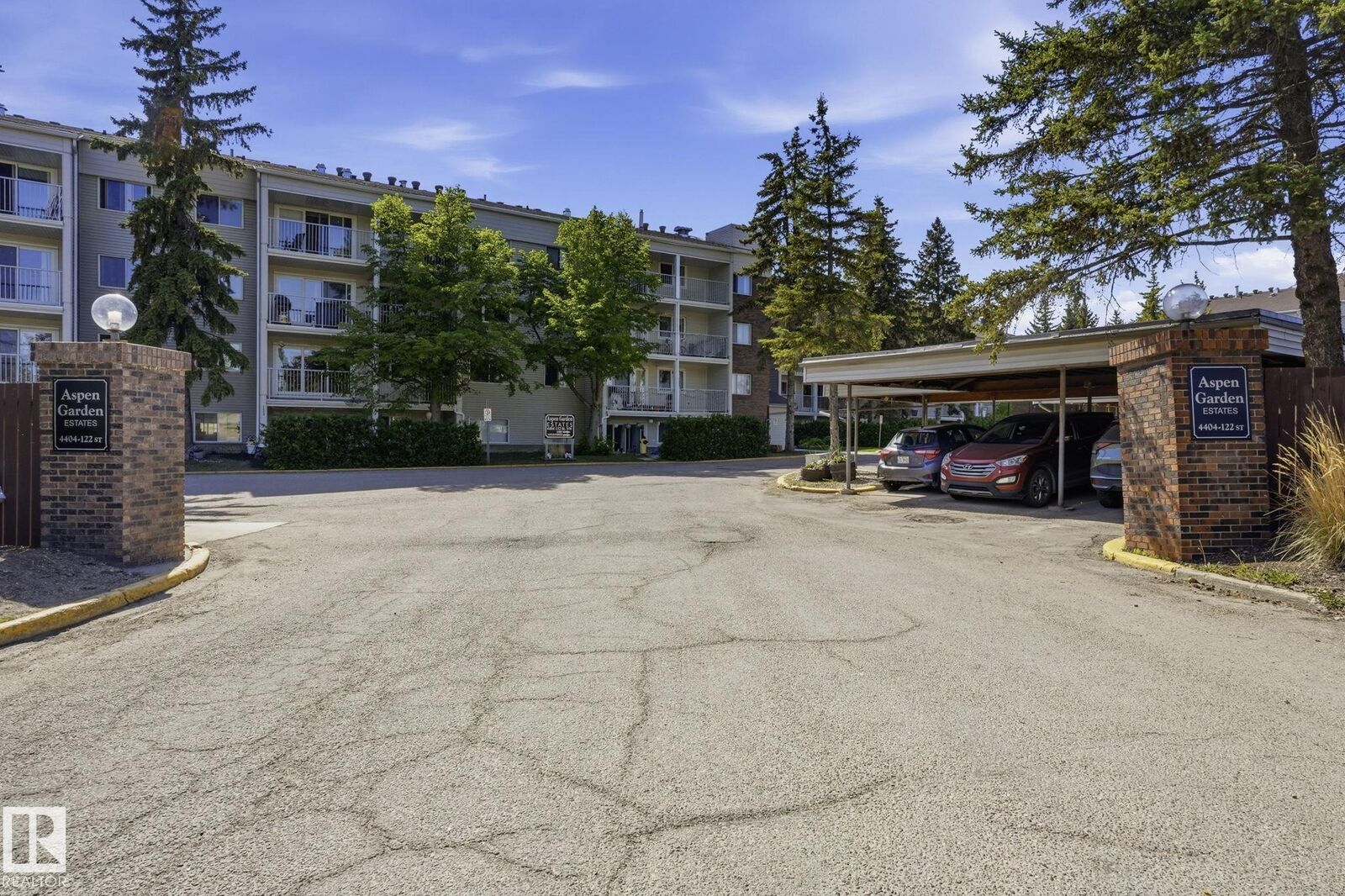 Property Photo:  4404 122 Street NW 422  AB T6J 4A9 