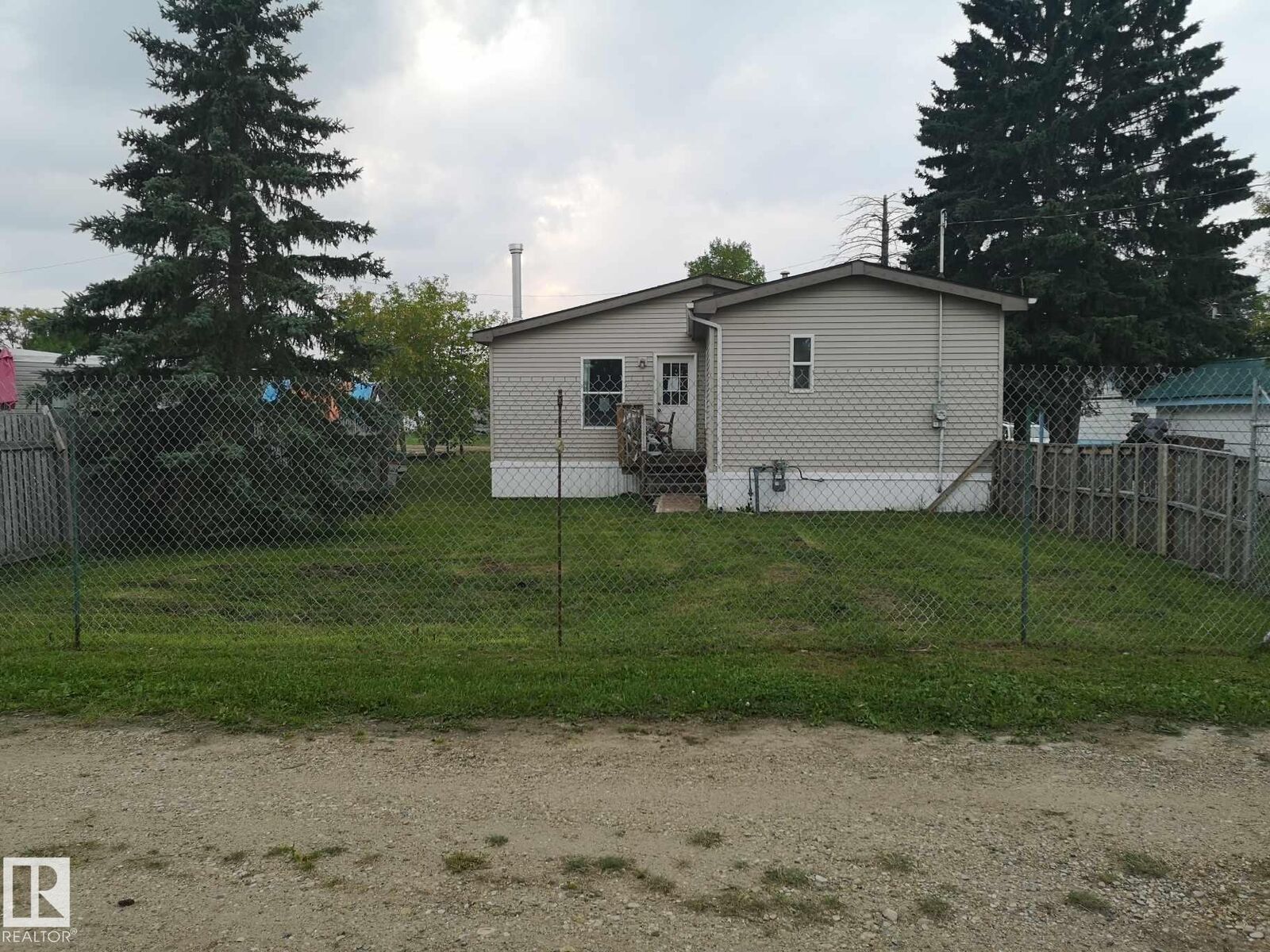 Property Photo: 5273 50 Street AB T0E 1N0