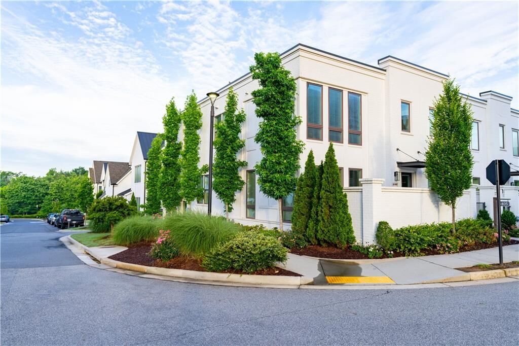 Property Photo:  6405 Halcyon Way  GA 30005 