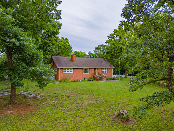 Property Photo: 2508 Gunbarrel Road TN 37421