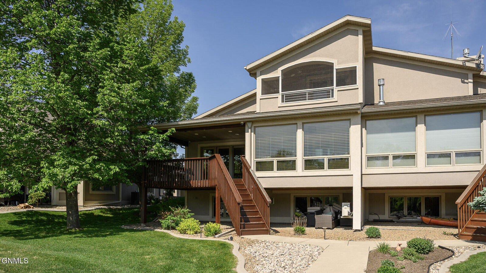 Property Photo: 923 Southport Loop ND 58504
