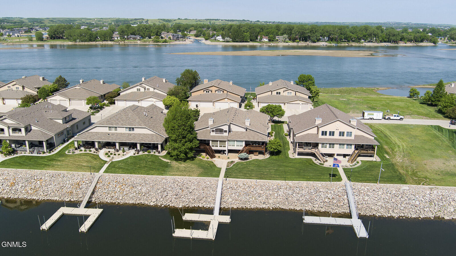 Property Photo:  923 Southport Loop  ND 58504 