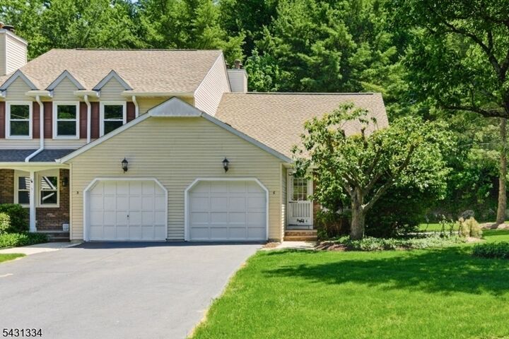Property Photo:  6 Carriage Ln  NJ 07871 