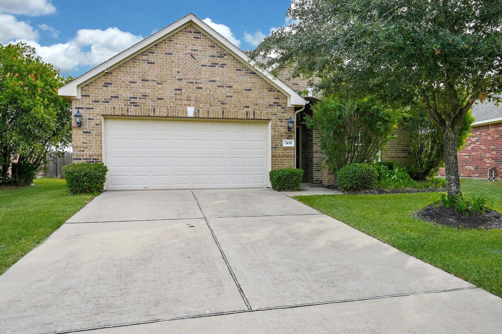 Property Photo: 7435 Garland Mist Lane TX 77407
