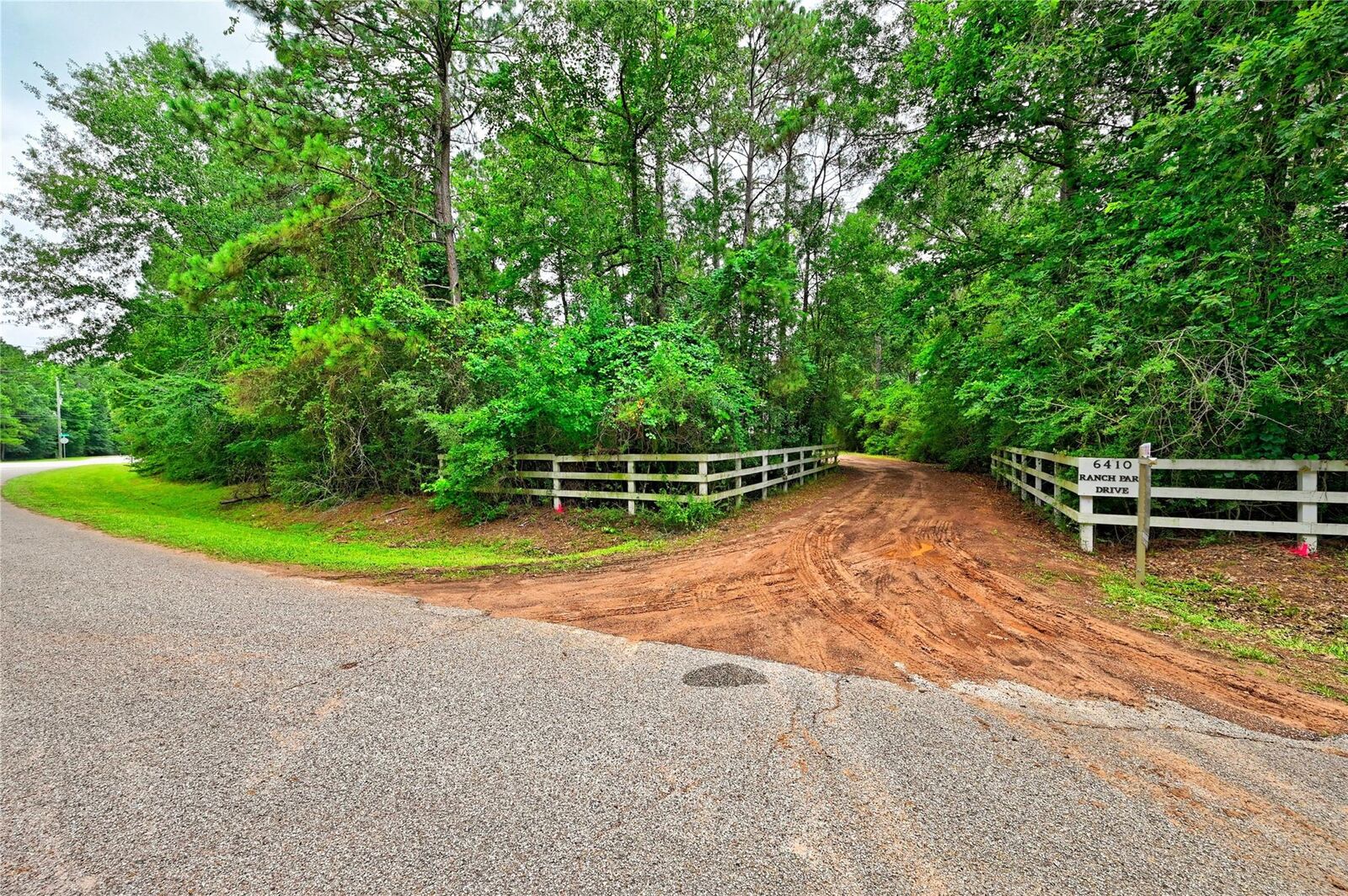 Property Photo:  6410 Ranch Park Drive  TX 77354 