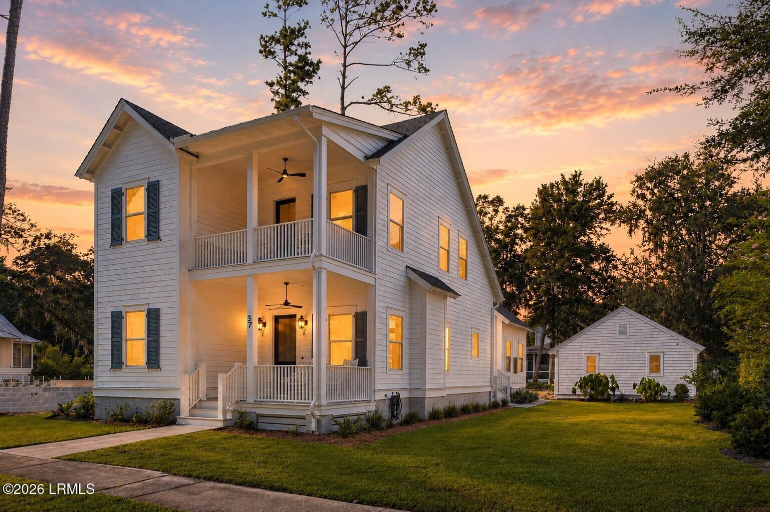 Property Photo:  37 Park Square S  SC 29907 