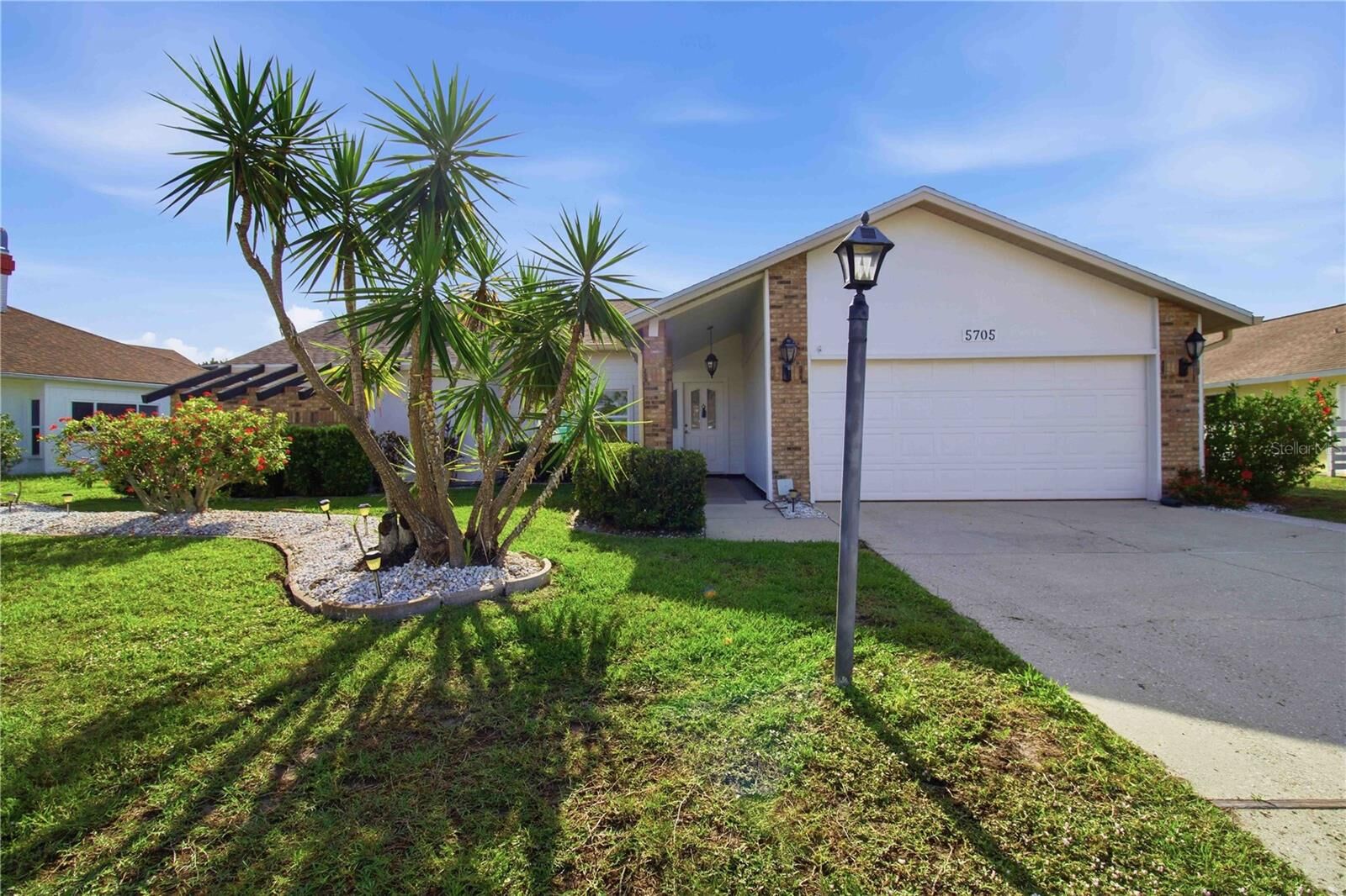 Property Photo:  5705 39th Street Circle E  FL 34203 
