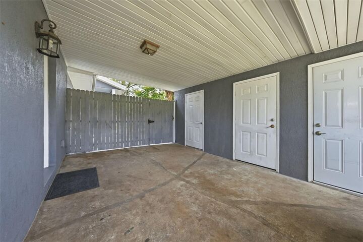 Property Photo: 1311 Hillcrest Drive FL 32114