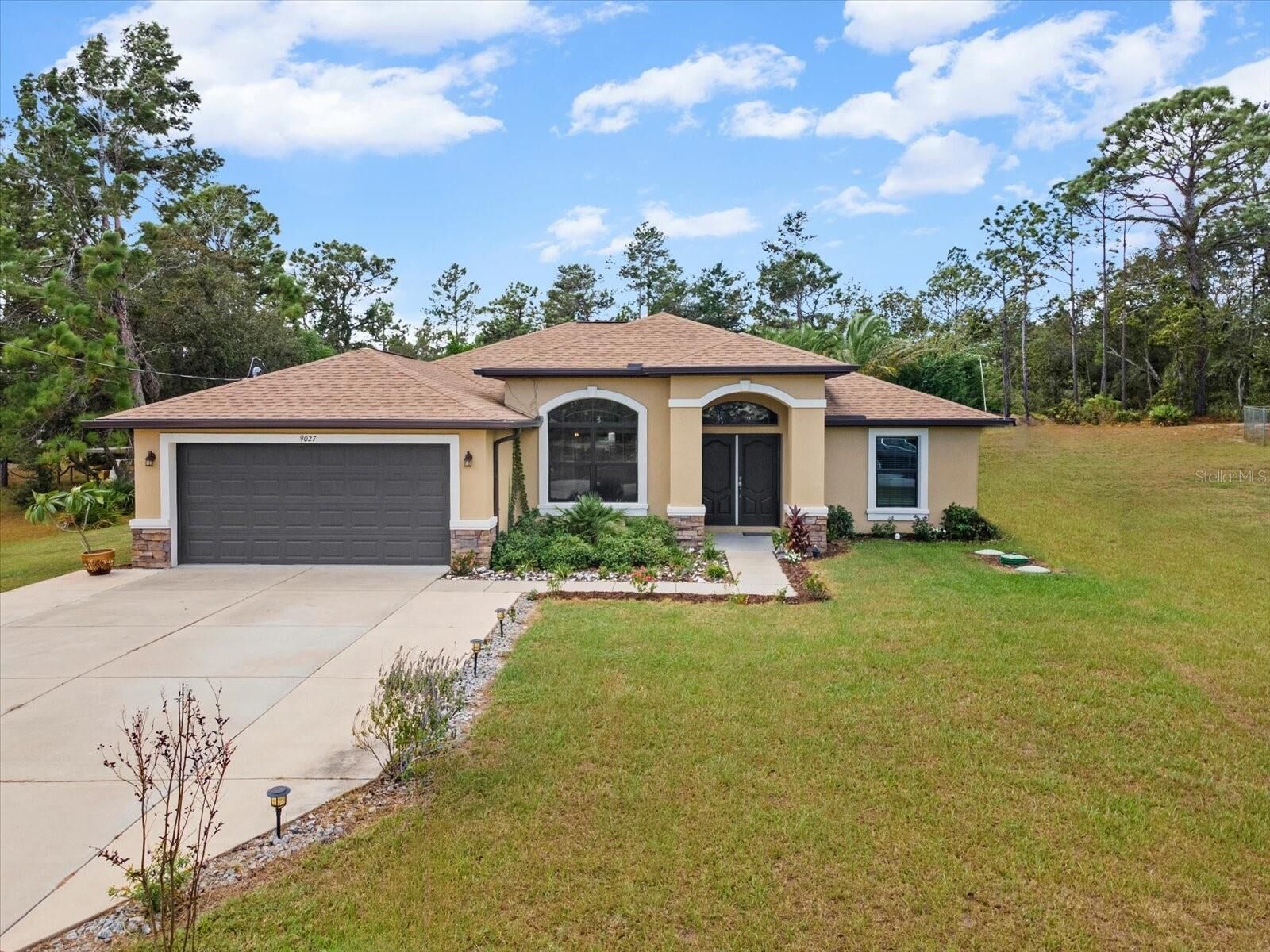 Property Photo: 9027 Mavis Road FL 34613