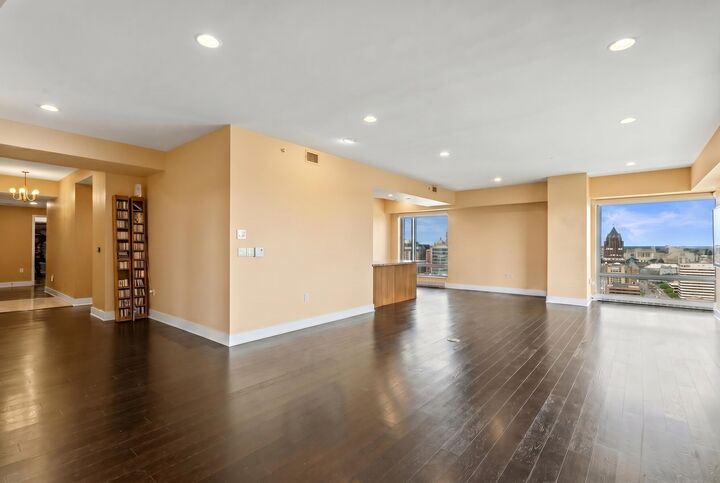 Property Photo:  923 E Kilbourn Ave  WI 53202 