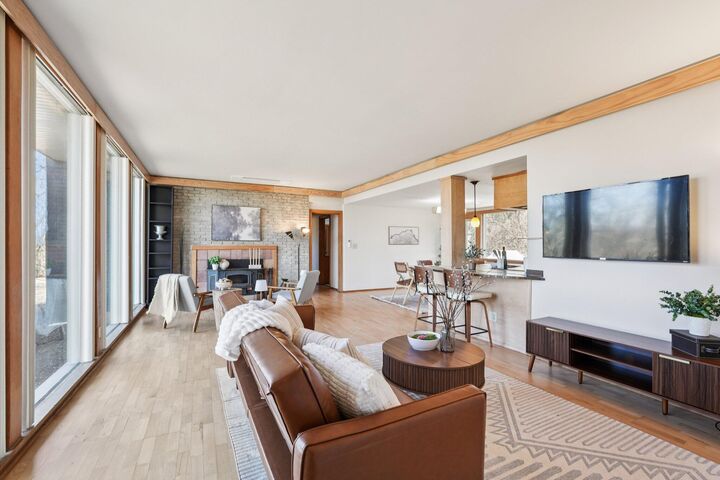 Property Photo:  1009 Spring Valley Rd  WI 53105 