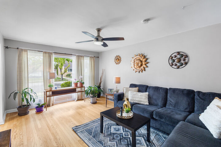 Property Photo: 2711 Maple Avenue IL 60513