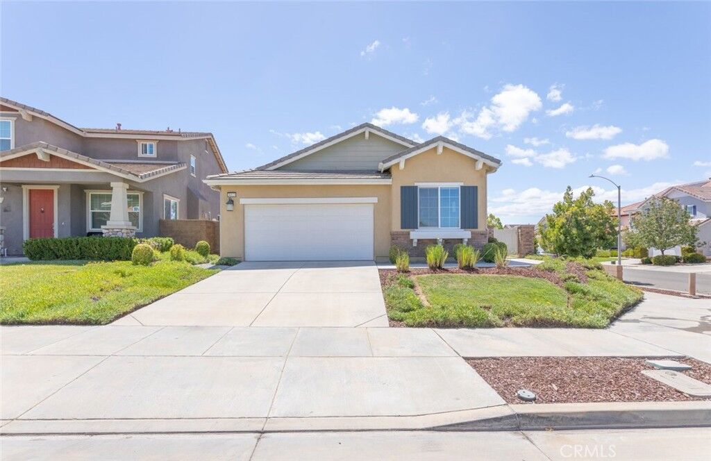 Property Photo: 38121 Summer Ridge Drive CA 92563